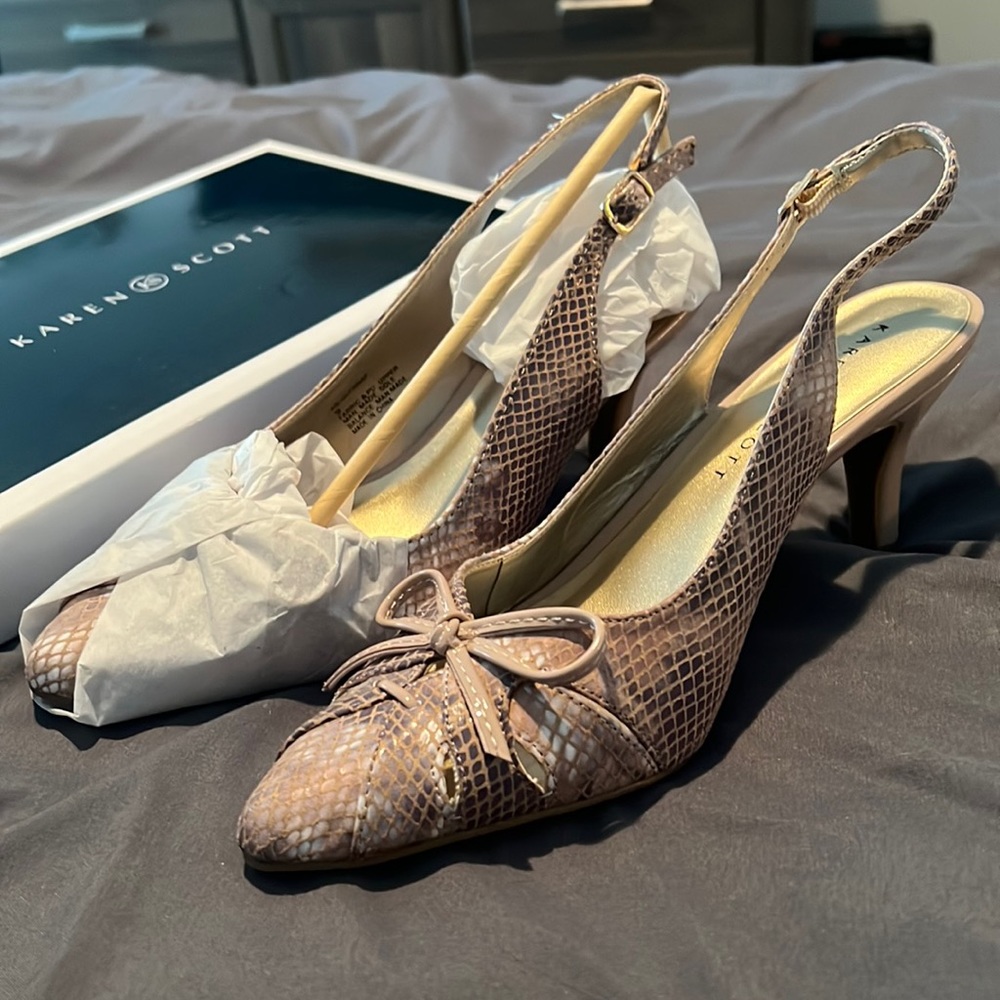 Karen Scott Heels. NWT Size 9